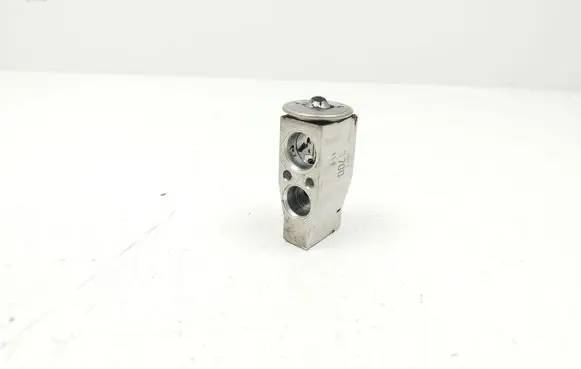 Toyota Verso-S Air conditioning (A/C) expansion valve 14753700