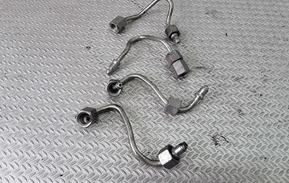 BMW 3 F30 F35 F31 Fuel injector supply line/pipe 