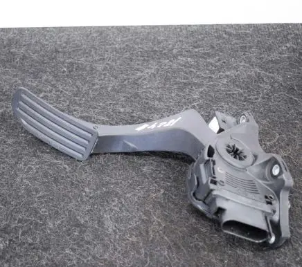 Volvo XC60 Accelerator throttle pedal 31329372