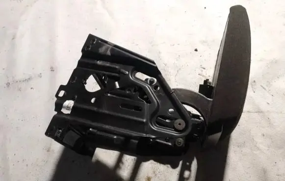 Skoda Octavia Mk2 (1Z) Armrest