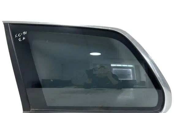 Volvo XC90 Rear side window E000199 43R001582 DOT682M3240AS2