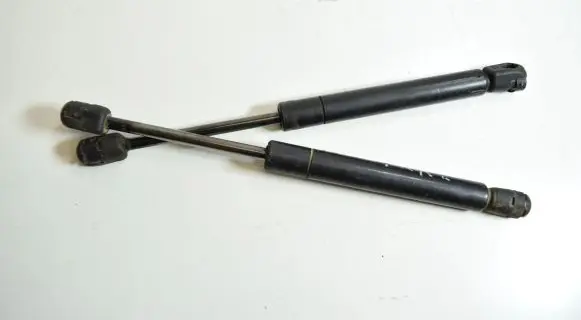 Audi A4 S4 B5 8D Tailgate/trunk strut/damper 8D5827552C 8D5827552B