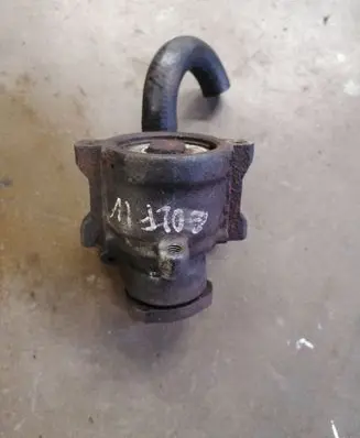 Volkswagen Golf IV Power steering pump 1J0422154D