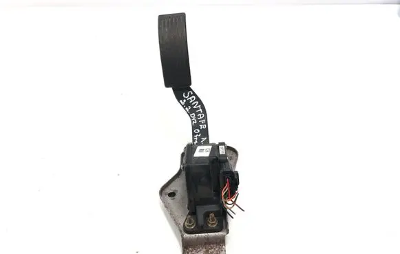 Hyundai Santa Fe Accelerator throttle pedal BCT0078A2B900 HCMO060313A00246