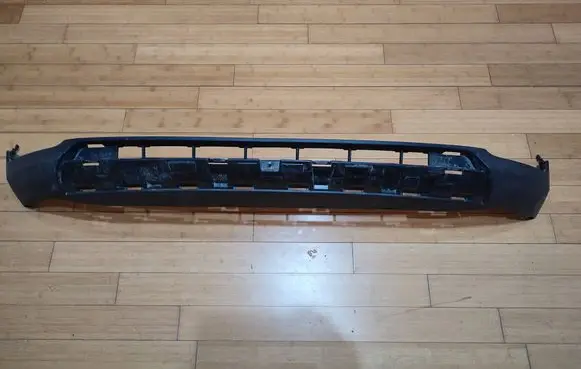 Volvo XC40 Front bumper lip 31449340