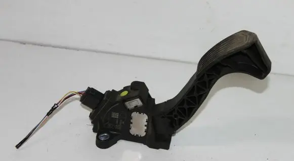 Toyota Corolla E160 E170 Accelerator throttle pedal 781100W040