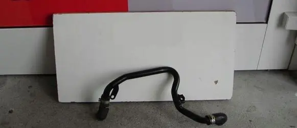 Volkswagen Touareg II Engine coolant pipe/hose 059121064E