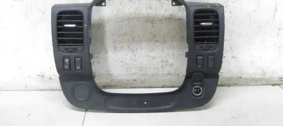 Renault Trafic III (X82) Radio/GPS head unit trim 682607479R