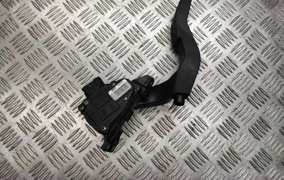 Audi A4 S4 B6 8E 8H Accelerator throttle pedal 8E1721523 6PV00837601