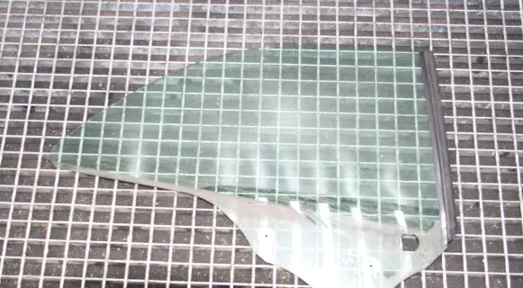 Mercedes-Benz CLK A209 C209 Rear side window
