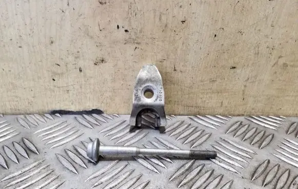 Audi A6 C7 Fuel Injector clamp holder 059216J