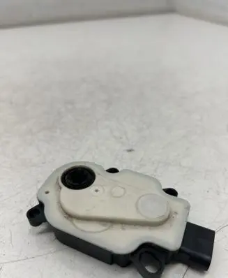 Ford Kuga II Electric throttle body valve 6466R420 15204P23376
