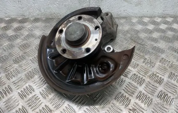 Rear wheel hub