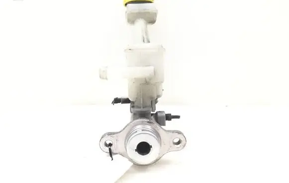 Nissan X-Trail T30 Master brake cylinder 8H611