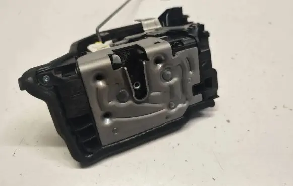 BMW X3 G01 Front door lock 9492101 A052111 19864010