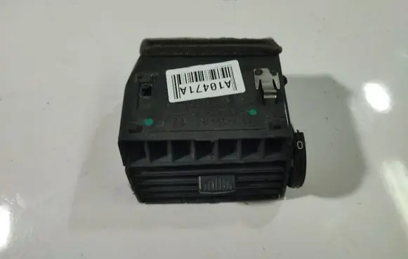 Opel Zafira B Dash center air vent grill 13144399R1