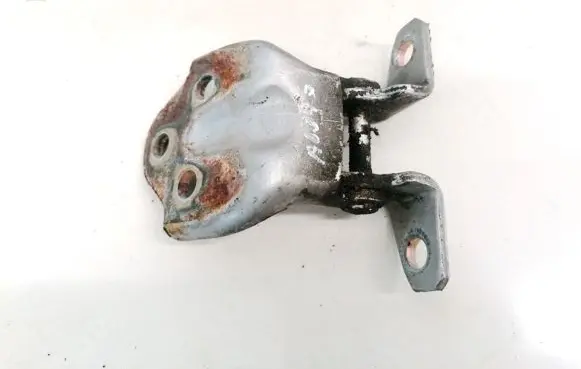 Hyundai Terracan Rear door lower hinge