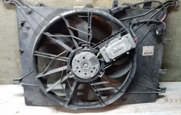 Volvo S80 Electric radiator cooling fan 1137328081 30680547 0130303909