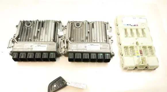 BMW 7 G11 G12 Engine ECU kit and lock set 8678187 6823140 0261S16992