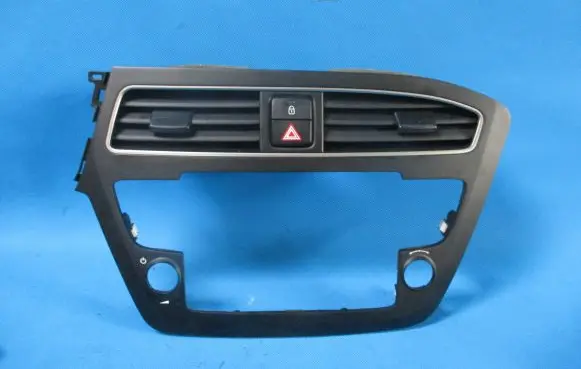 Hyundai i20 (GB IB) Dashboard side air vent grill/cover trim 84740-C8AC0