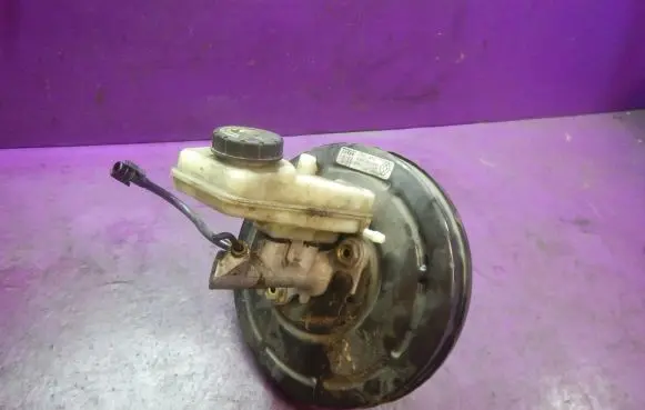 Renault Megane II Brake booster 8200157453E