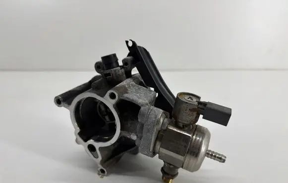 Audi A4 S4 B8 8K Vacuum pump 06K145100B 130513 06K127025B