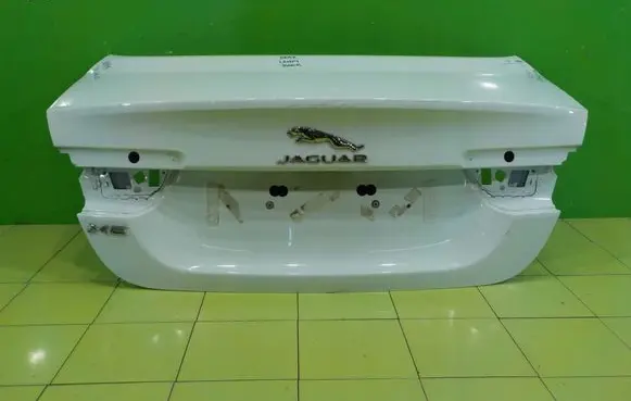 Jaguar XE Tailgate/trunk/boot lid UP19