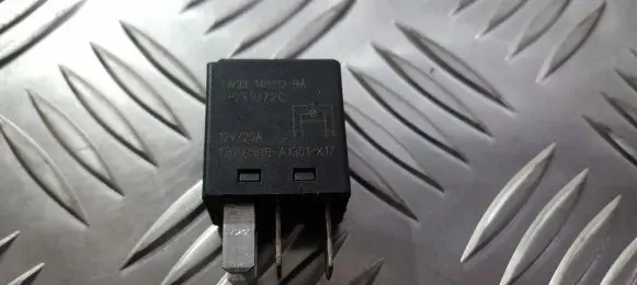 Ford Mondeo Mk III Other relay 2w9314b192ba a1301-x17