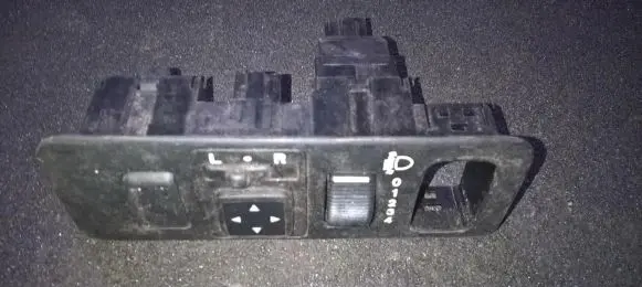 Mitsubishi Carisma Wing mirror switch mr240906 09124
