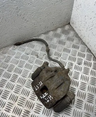 Hyundai Tucson JM Front brake caliper