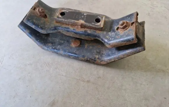 Mazda BT-50 Gearbox mount