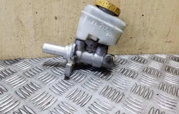 Subaru Legacy Master brake cylinder