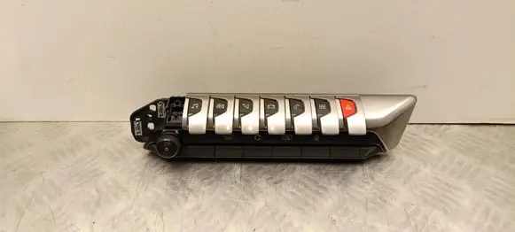 Peugeot 5008 II A set of switches 28581371