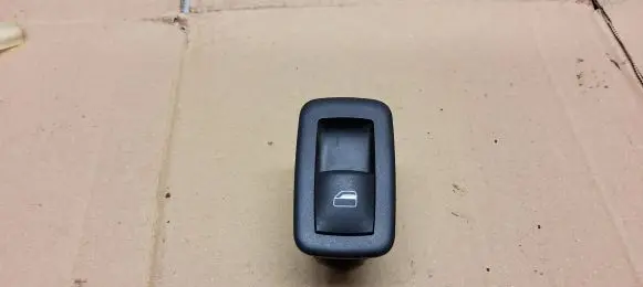 Jeep Grand Cherokee Electric window control switch 68030032AB 10011147 016215D