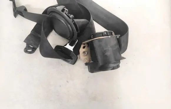 Audi A6 S6 C4 4A Rear seatbelt 4A5857709J 00049239