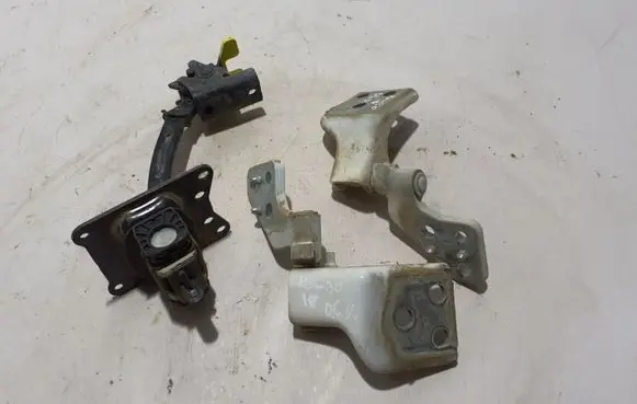 Opel Combo E Loading door upper hinge 8717C1