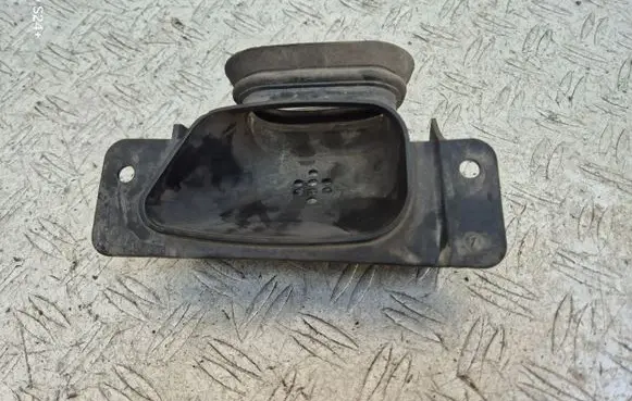 Volvo C30 Air intake duct part 7M519E635FB 7210100400