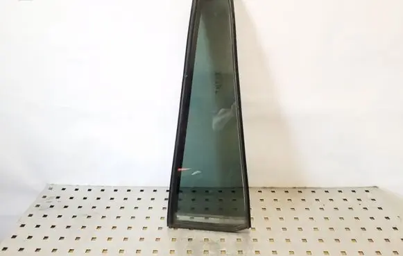 Rear vent window glass