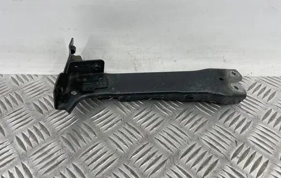 Audi A3 8Y Fender mounting bracket 8Y0821131 02S0725 8Y0821137
