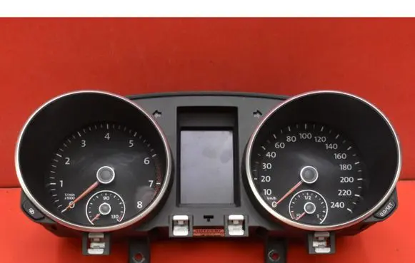 Volkswagen Golf V Speedometer (instrument cluster) 5K0920860F