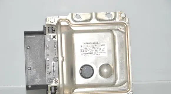 Mercedes-Benz S W220 Reducing agents exhaust control unit A0009002004 A0009011501