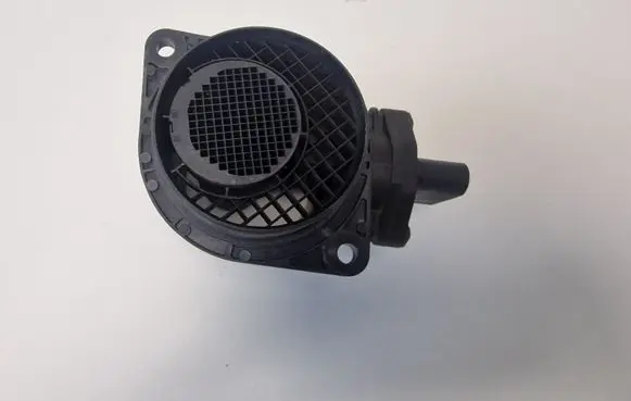 Volkswagen Golf V Mass air flow meter 038906461B