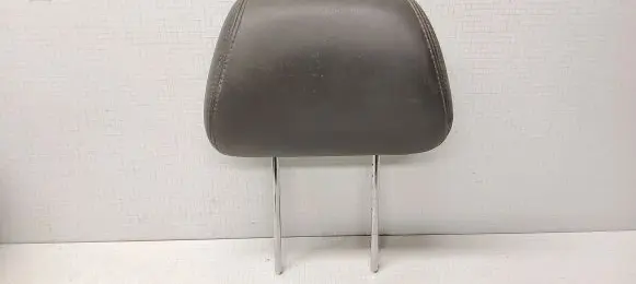 Hyundai Sonata Front seat headrest 