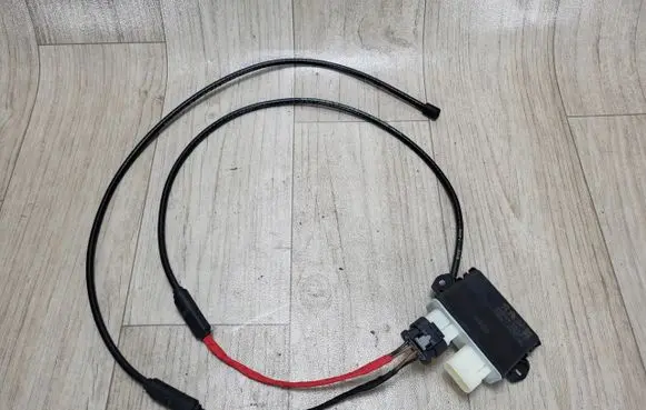 Opel Grandland X Tailgate/trunk/boot lift motor 9809260680