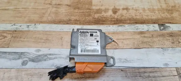 Renault Scenic I Airbag control unit/module 8200117652B