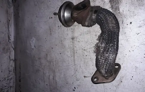 Audi A6 S6 C5 4B EGR valve