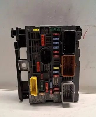 Citroen C4 I Picasso Fuse box set 9675877980