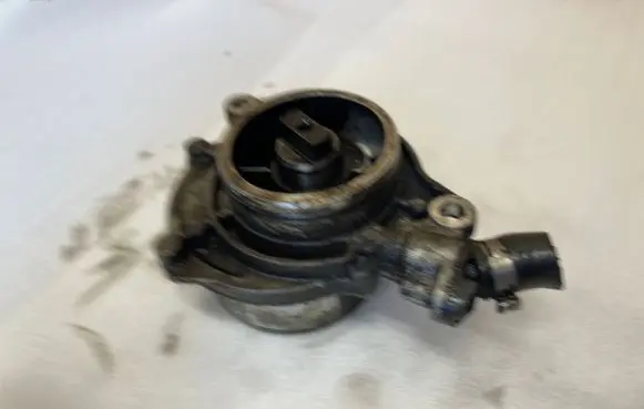 BMW 5 E60 E61 Vacuum pump 779123204