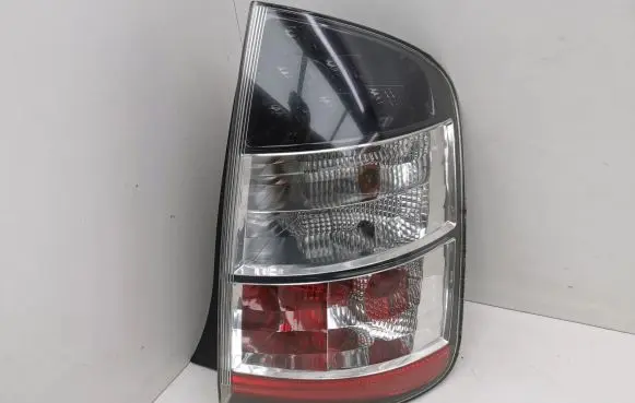 Toyota Prius (XW20) Rear/tail lights