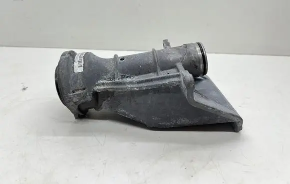 BMW 3 G20 G21 Driveshaft support bearing bracket 8639383